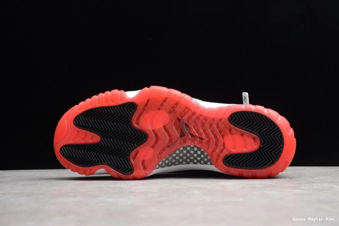 Air Jordan 378037-010 Retro (2012) 11 Bred 0807